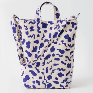 BAGGU BLUE & CREAM CANVAS DUCK BAG - NEW W/ TAGS